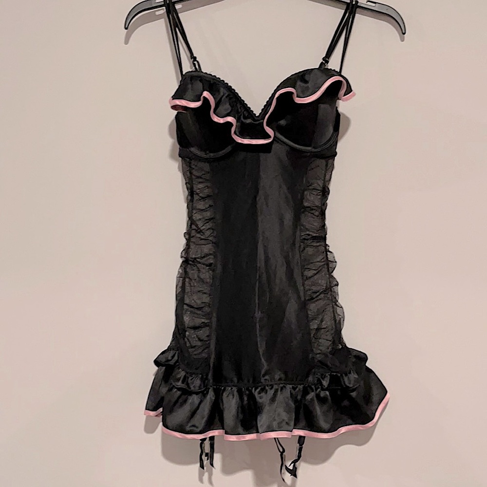 New Without Tags Victoria’s Secret Sexy Little Things Slip w/Garter Belt 34C